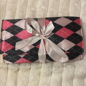 Elegant Pink and Black Travel Bag